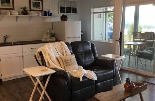 Blind Bay House | Sweet Suite Views: 1 Bedroom Suite/Sweeping Lake View/Nearby Beaches/Sunsets.