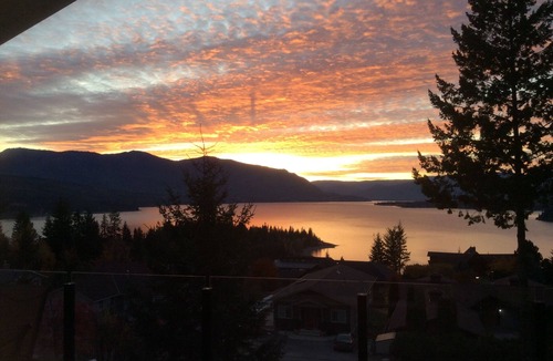 Blind Bay House | Sweet Suite Views: 1 Bedroom Suite/Sweeping Lake View/Nearby Beaches/Sunsets.