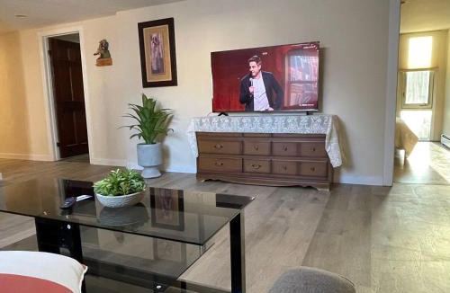 Queens Square Apartment | Sweet two bedrooms building in downtown