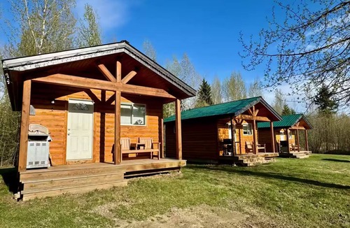 Valemount Cabin | Swift Creek Resort Cabin #3