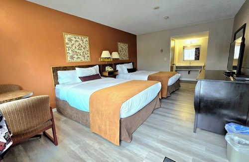 Golden Hotel | Swiss Village Inn