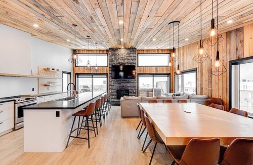 Saint Ferreol les Neiges House | Tahoe 10 - Modern 5 bedroom chalet for 18 people at Mont-Sainte-Anne