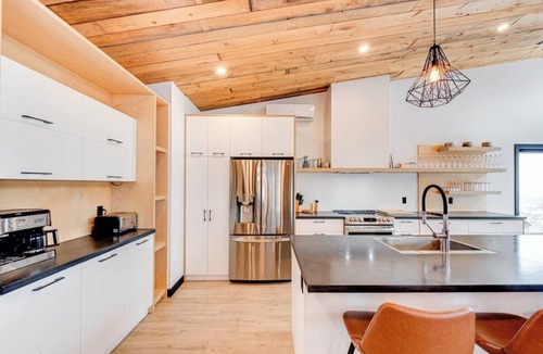 Saint Ferreol les Neiges House | Tahoe 10 - Modern 5 bedroom chalet for 18 people at Mont-Sainte-Anne