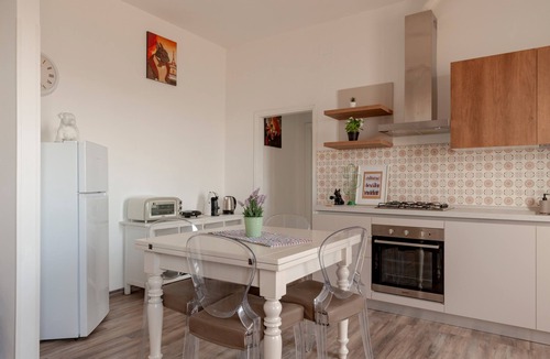 San Romano Apartment | Tarallino House Apartment with Private Terrace, Wi-Fi and Air Conditioning