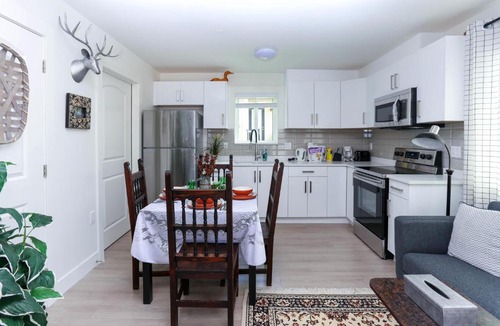 Marpole Apartment | Tasteful 2 BR Suite Near Marine Gateway