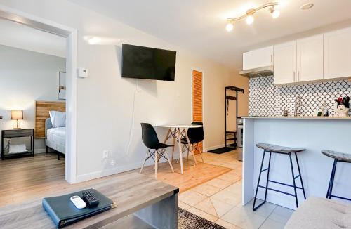 Mont-Tremblant Village Apartment | The Alpine Nest - 3 Beds - 4 Guests - Free Parking - Pool