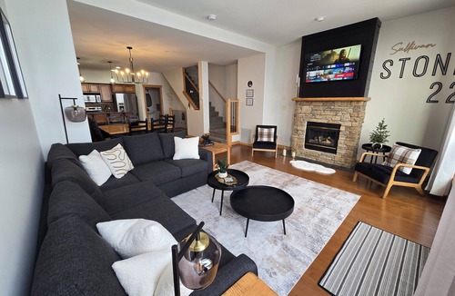 East Kootenay House | The Alpine Twins Mega