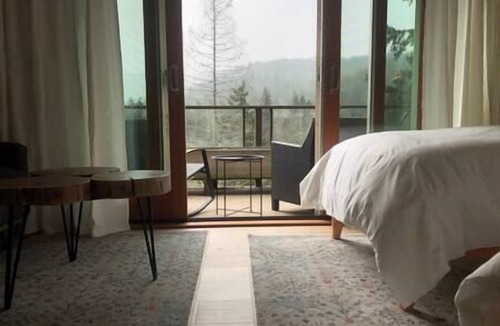 Bowen Island House | The Ark Retreat House on Bowen - New w/lake views