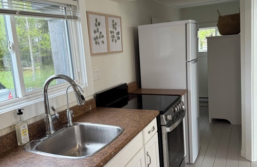 St. Andrews Cottage | The Artists Cabin - On the Bay of Fundy