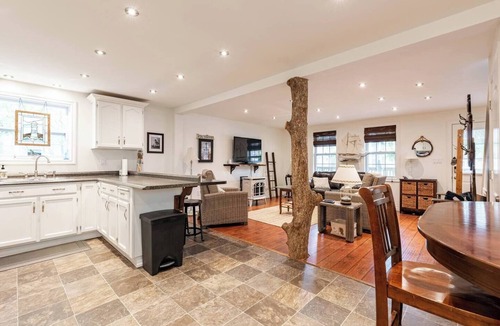 Crystal Beach Cottage | The Ashwood Beach Retreat