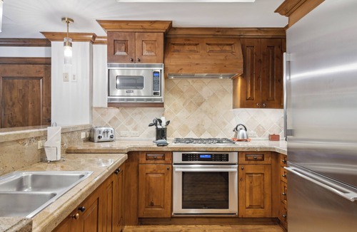 Downtown Hotel | The Aspen Mountain Residences Luxury 3 Bedroom Mountainside