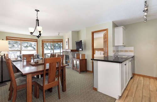 Upper Village Condo | The Aspens by Whiski Jack