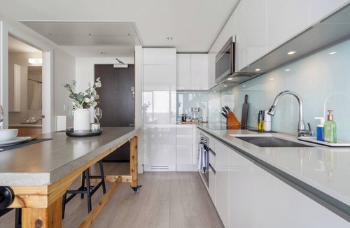 Victoria Park Apartment | The Aurora - Elegant Unit w/Panoramic City Views!