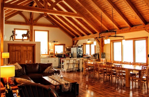 Bragg Creek House | "The Barn" at M&M Ranch - Bragg Creek, Alberta, Canada