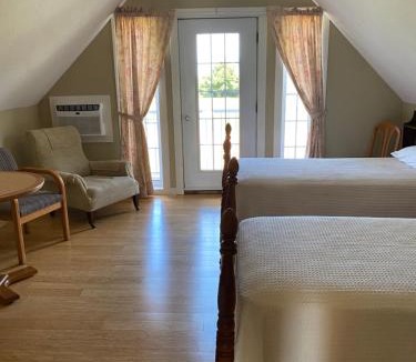 Little Pond Hostel | The Barn at Spry Point