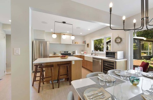North Saanich House | The Bayside Cottage S