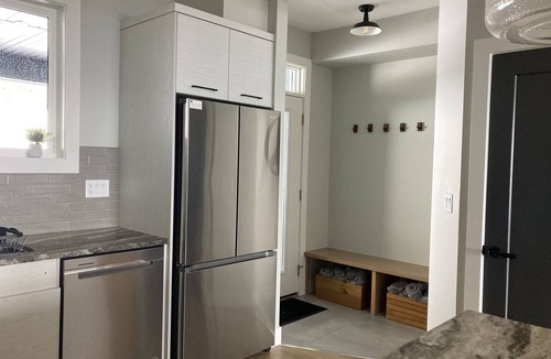 Snow Pine Estates House | The Bear House - Ski In/Out with Hot Tub + Private Garage!