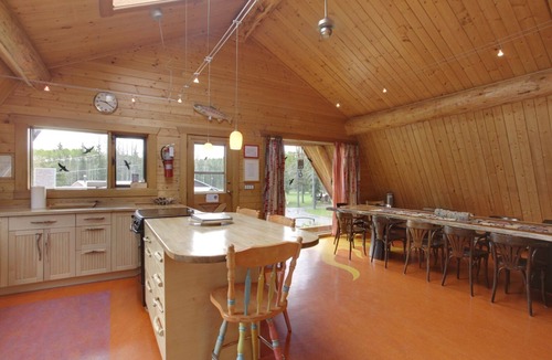 Calgary Cabin | The Beaver House - Beautiful, modern log home - Only 30 minutes from Calgary.