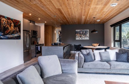 Revelstoke Condo | The Begbie Penthouse in Mackenzie Village