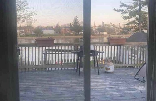 Campbellford Cabin | The Blue River Cabin|Riverfront Cozy Sunny Retreat