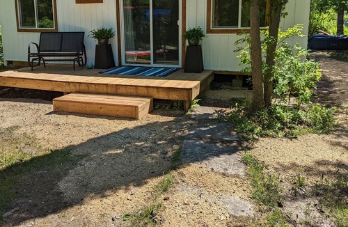 Winnipeg Beach Cottage | The Bluebell Hideaway; 4 Bedroom Cozy Cottage, 5 min walk to beach!