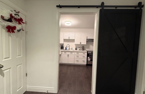 Downsview House | The Bravo apartment is family friendly closenTo everything like hospital highway