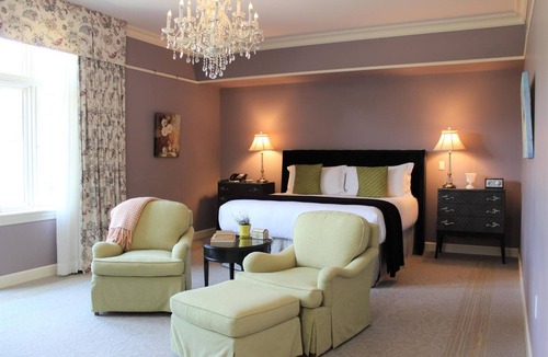 Stratford Hotel | The Bruce Hotel