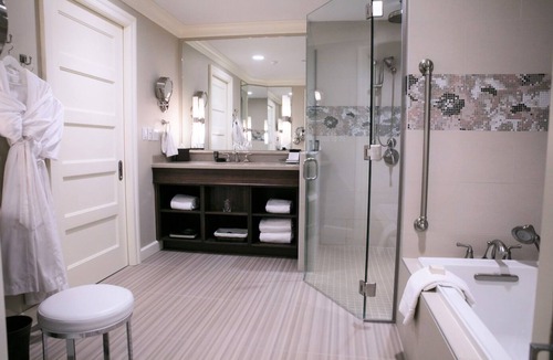 Stratford Hotel | The Bruce Hotel