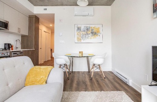 Shaughnessy Village Apartment | The Catherinoise, Condo in heart of downtown