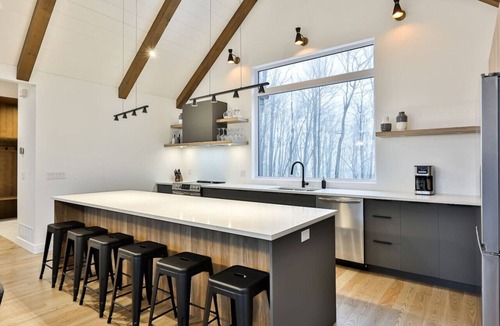 Saint-Faustin-Lac-Carre Apartment | The Chic Shack - Golf, Ski, SPA