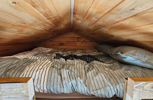 Redcliff House | The Chickadee Cabin, The Chickadee Cabin on the Hill