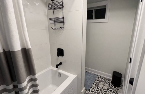 Barrie Apartment | The Chieftain Suite