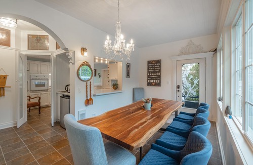 Chemainus Bed & Breakfast | The Cottage and Castle