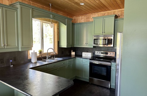 Eagle Creek House | The Cottage at Hawkins Lake: a Lakefront Paradise