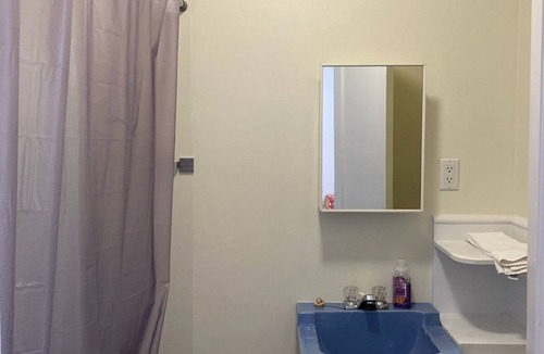 Sainte-Anne-des-Monts Hostel | The Couvent, 205 - chambre 2 lits simples