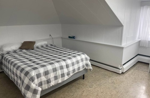 Sainte-Anne-des-Monts Hostel | The Couvent, 405 - chambre Queen