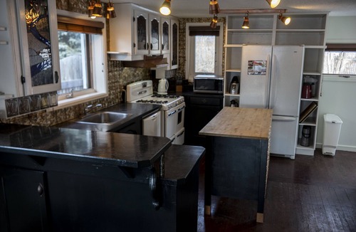 Bellevue House | The Cozy Red Cabin
