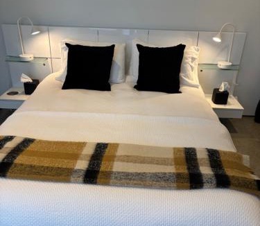 Cowichan Bay Apartment | The Cube Cow Bay Suite