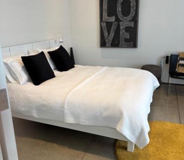 Cowichan Bay Apartment | The Cube Cow Bay Suite
