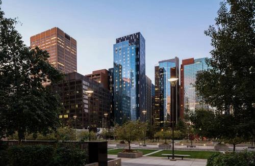 Downtown Calgary Hotel | The Dorian, Autograph Collection