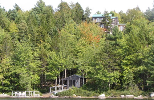 Italy Cross Apartment | The Eagle's Landing on Minamkeak Lake