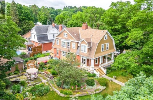 Meaford House | The `Eddie Manor` - Downtown Meaford