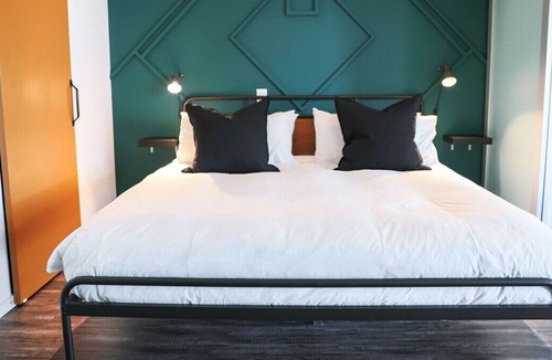 Kelowna Central Business District Condo | The Emerald - Downtown