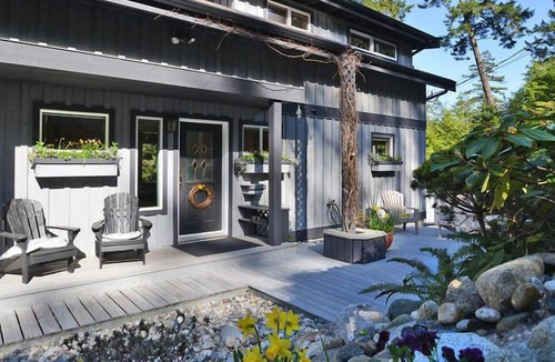 Halfmoon Bay Cottage | The Enchanted Woods Waterfront Cottage at Secret Cove