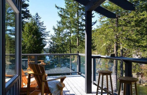 Halfmoon Bay Cottage | The Enchanted Woods Waterfront Cottage at Secret Cove