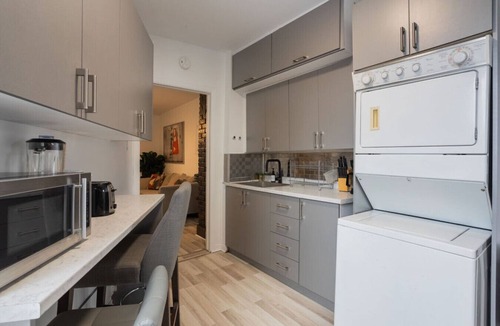 Griffintown Apartment | The Gathering Loft | 4BR Cozy-Chic Escape