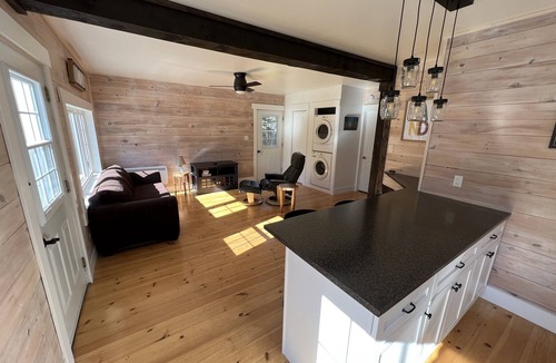 Lakeside Cottage | The Glowbug Cottage