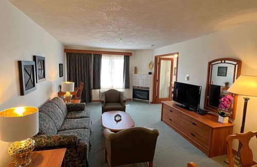 Regional District of Nanaimo Hotel | The Grand Hotel Nanaimo