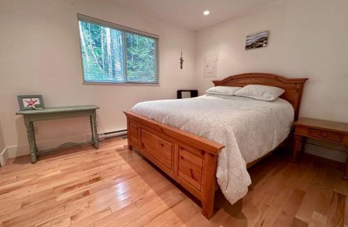 Mayne Island Bed & Breakfast | The Grove B&B Mayne Island