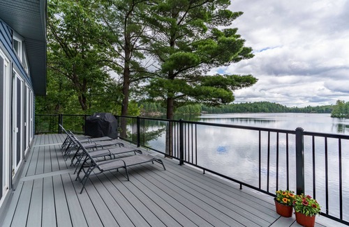 Utterson Cottage | The Hatch - your family lakehouse retreat in Muskoka w/Sauna & Hot Tub